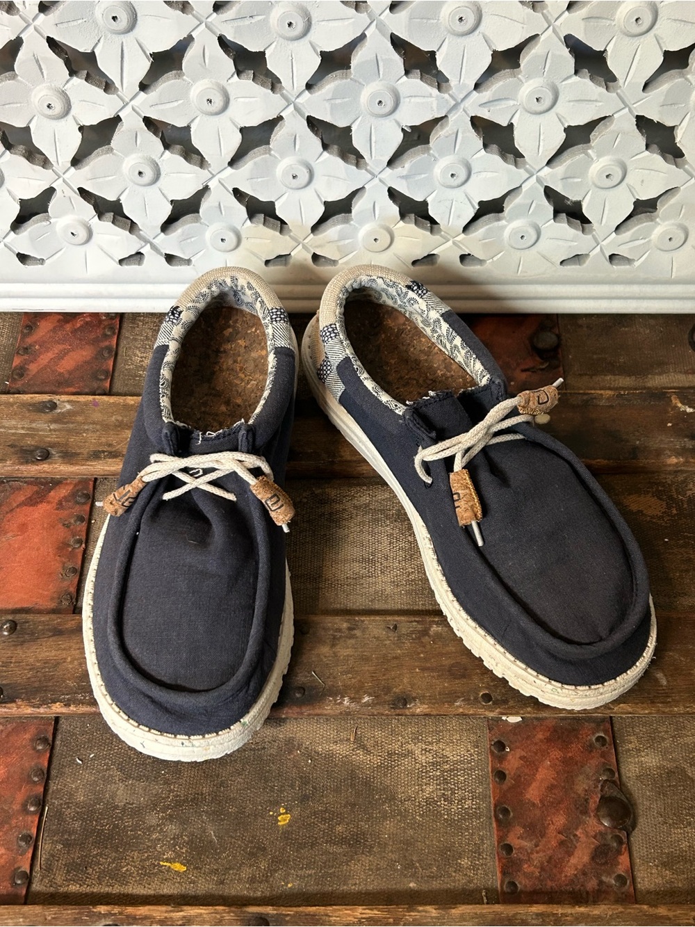 Hey Dude Wally Linen Natural Navy Men’s Size 8 Casual Loafers Comfort Shoes